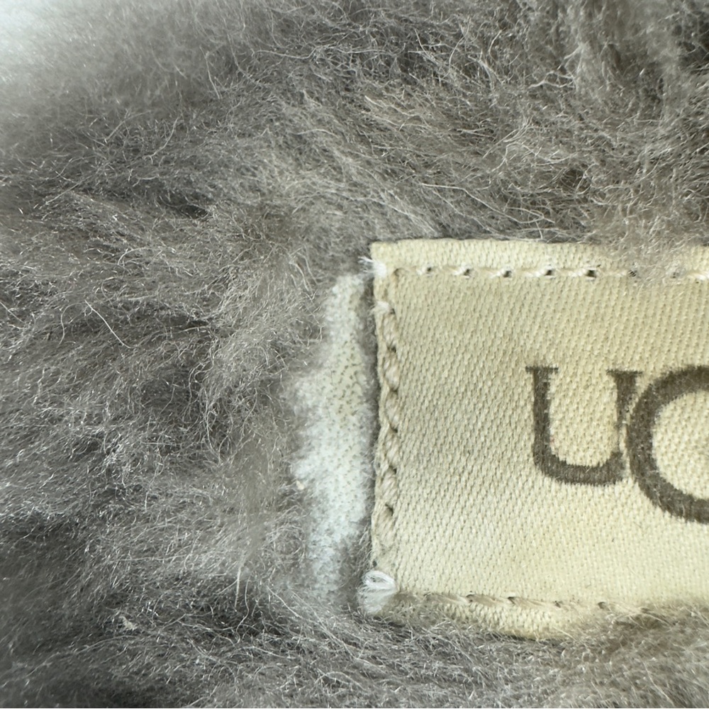 UGG Abela cris-cross grey furry sheepskin fluffy slippers sz 7 EUC - Picture 16 of 16
